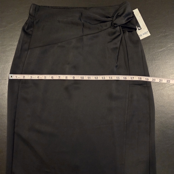Nine West Black Faux Wrap Satin Finish Midi Skirt Size S NWT - Picture 14 of 16